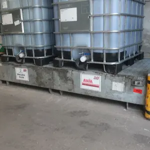 5 Bandejas de goteo para mercancías peligrosas