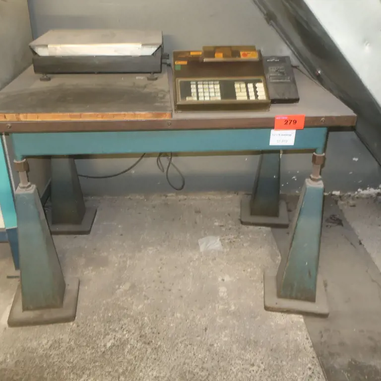 Scribing table