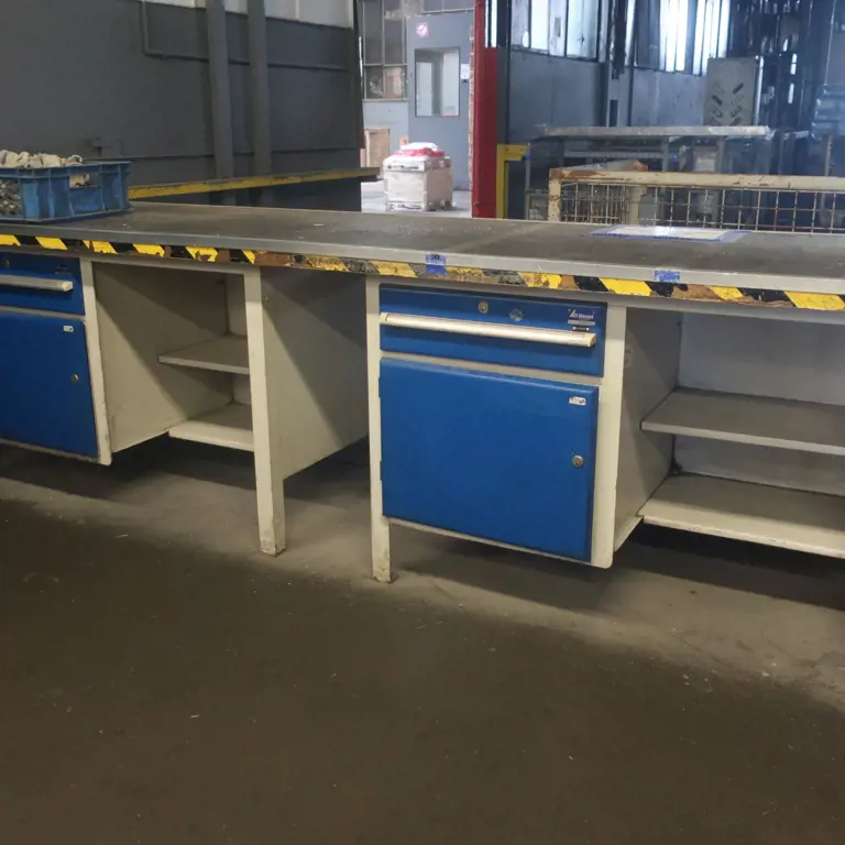2 Workbenches Garant