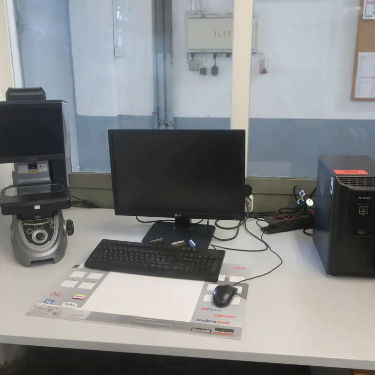 Digital profile projector Keyence IM-6225