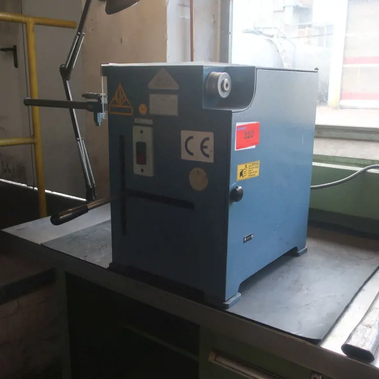 Cut-off machine Nee Yaen Schneid-/Schleifmaschine