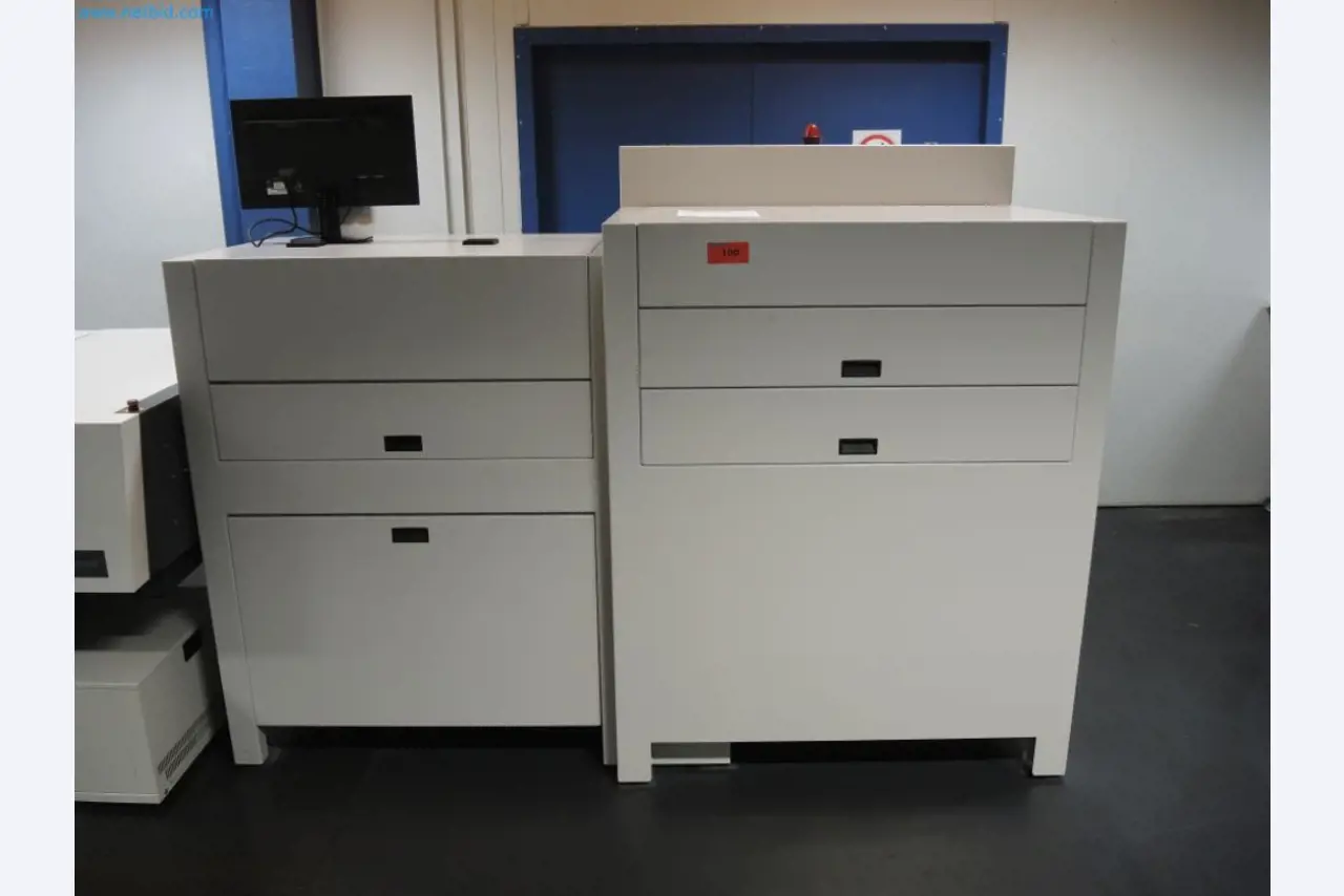Produktionsmaschinen einer Druckerei-3
