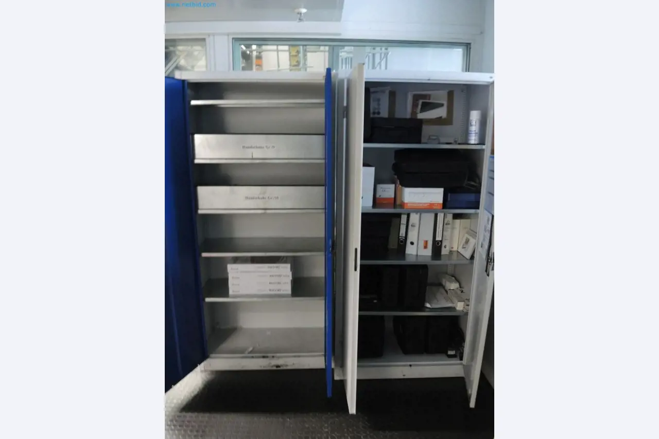 Výrobní stroje tiskařské společnosti-1