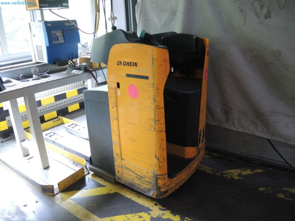 Výrobní stroje tiskařské společnosti-1