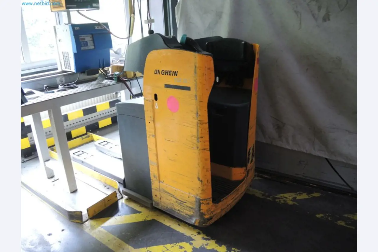 Výrobní stroje tiskařské společnosti-1