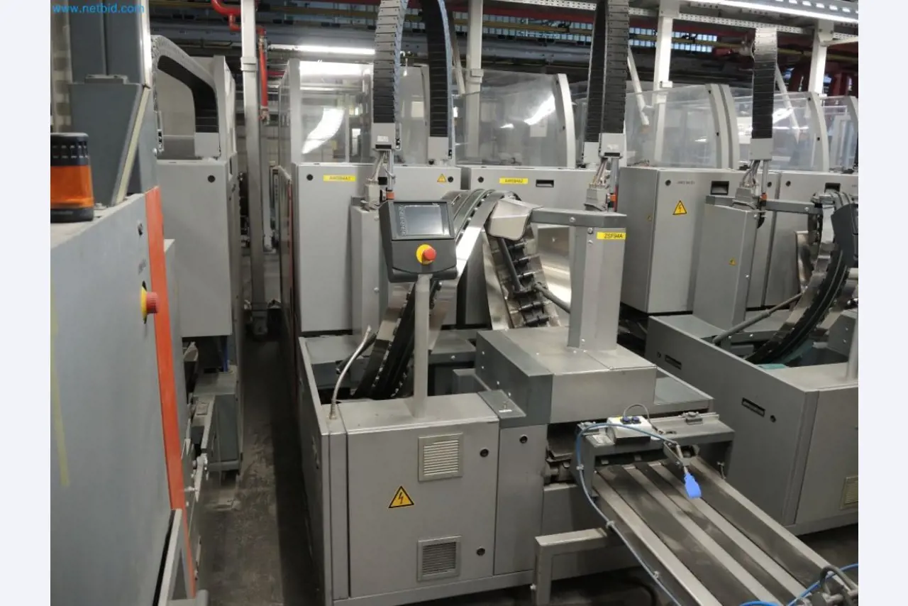 Produktionsmaschinen einer Druckerei-5