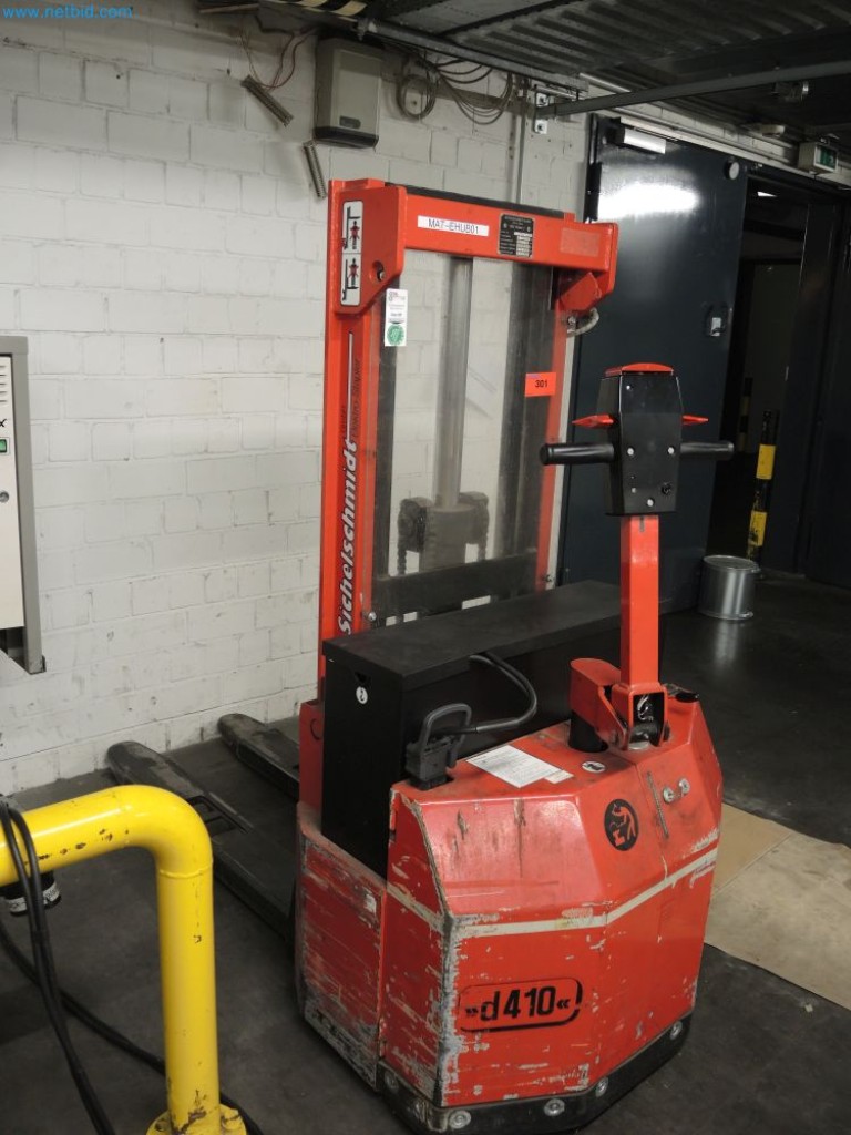 Production machines of a printing company-2