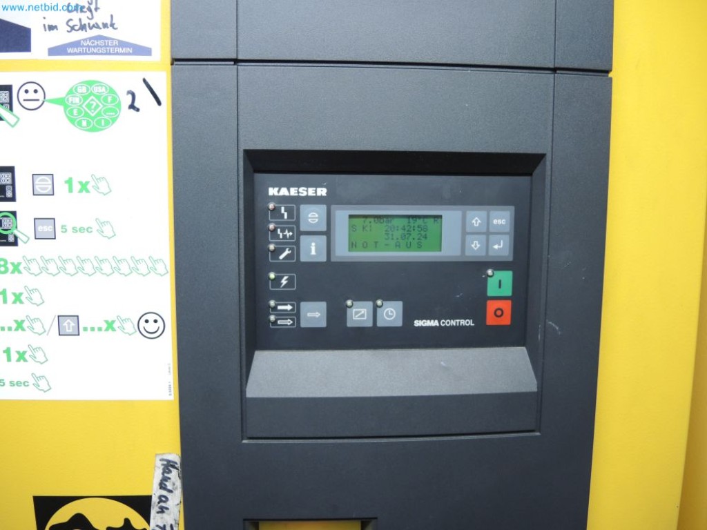 Máquinas de produção de uma empresa de impressão-3