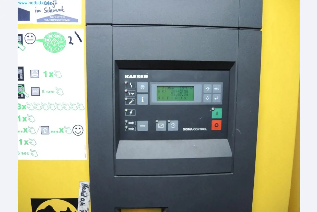 Produktionsmaschinen einer Druckerei-3