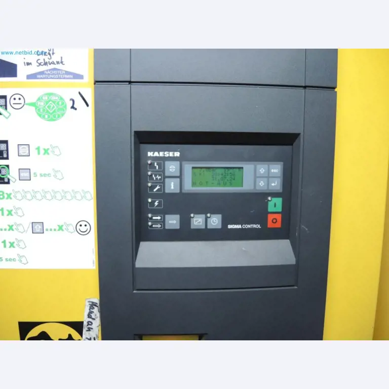 Produktionsmaschinen einer Druckerei-3