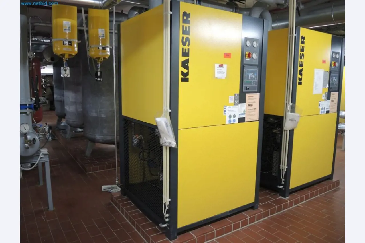 Produktionsmaschinen einer Druckerei-1