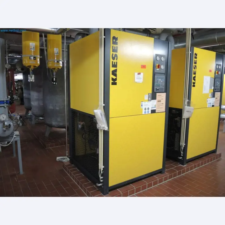 Produktionsmaschinen einer Druckerei-1