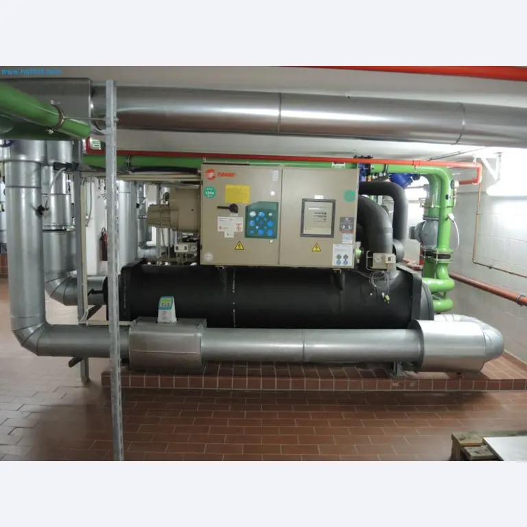 Produktionsmaschinen einer Druckerei-10