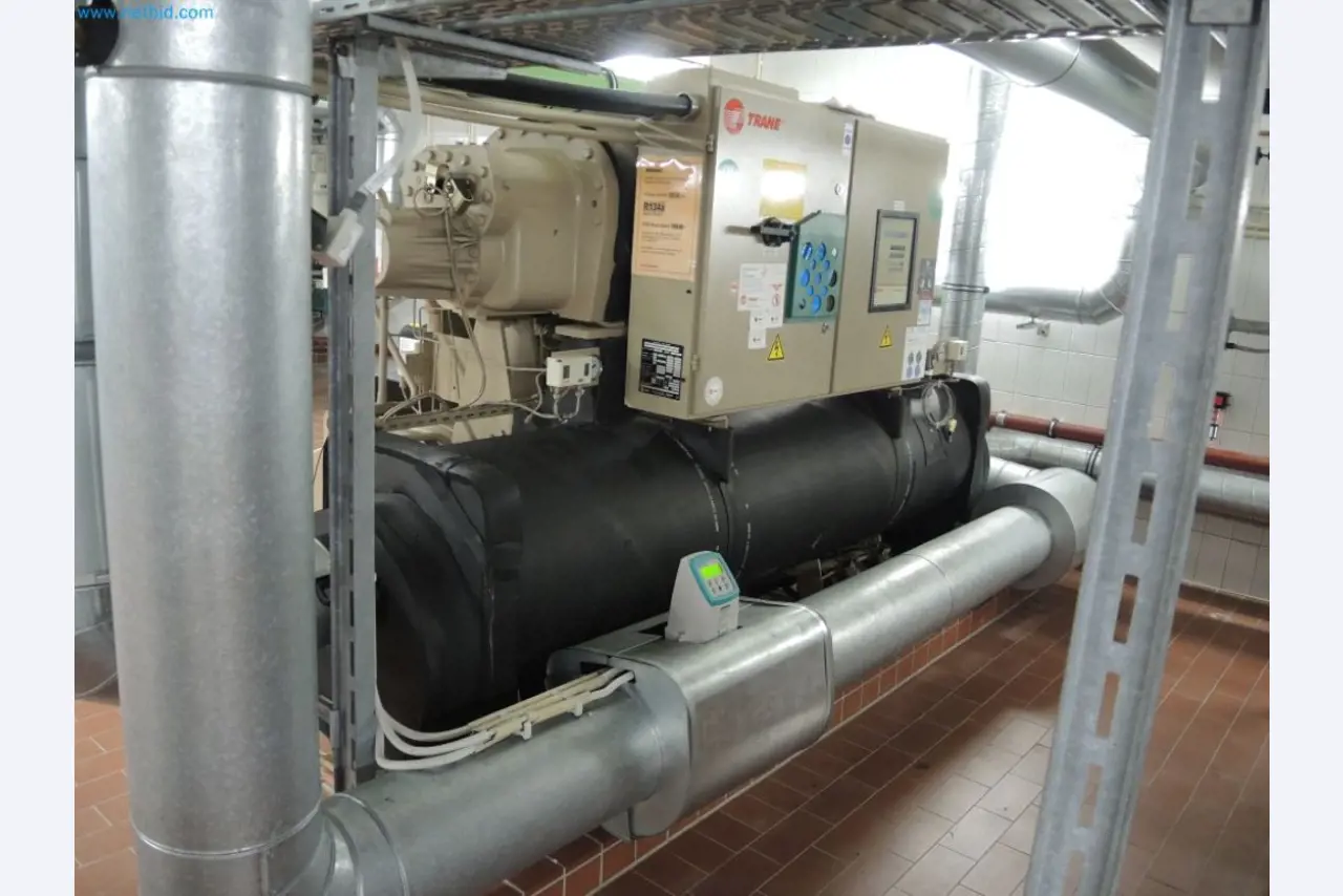 Produktionsmaschinen einer Druckerei-6