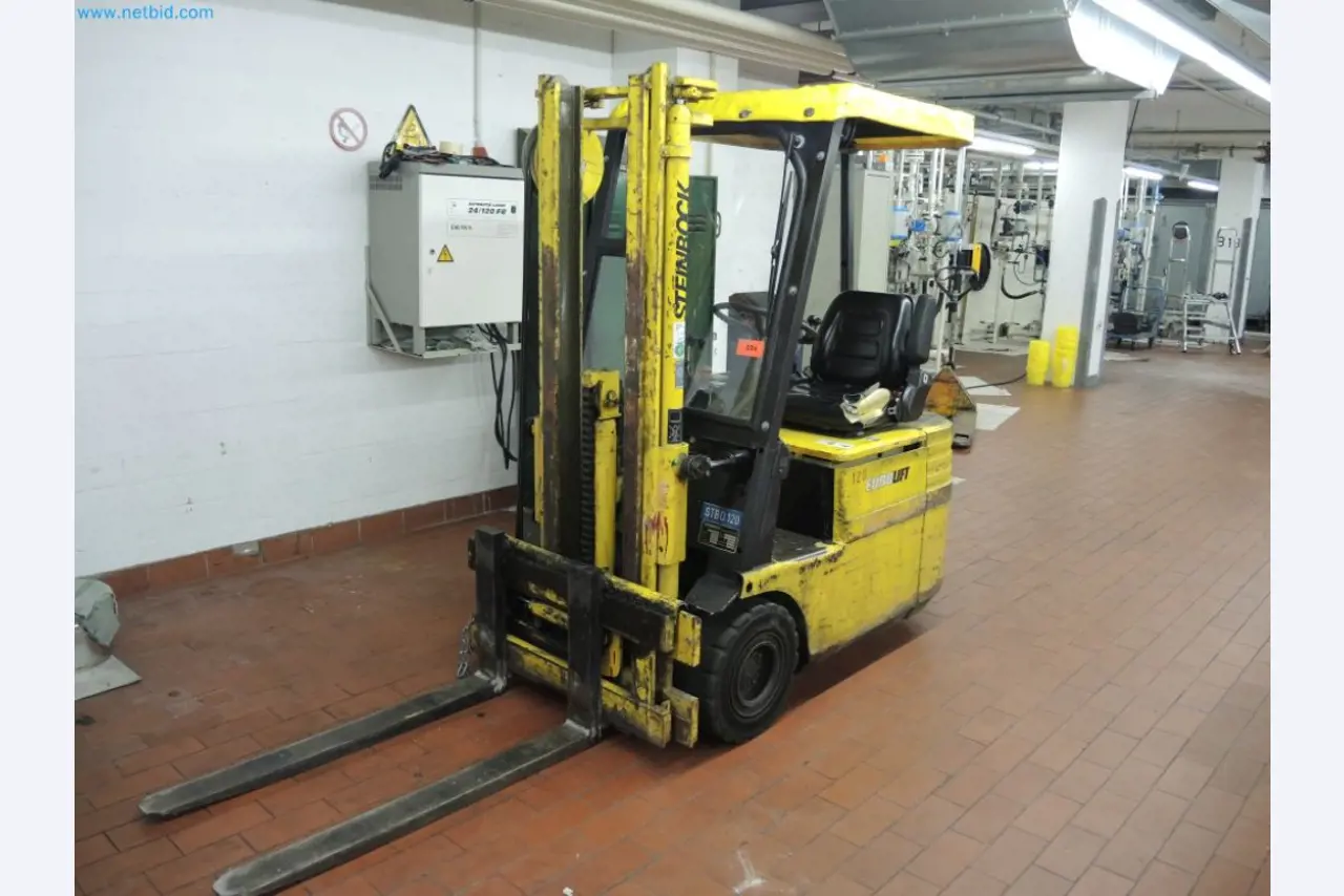 Produktionsmaschinen einer Druckerei-1