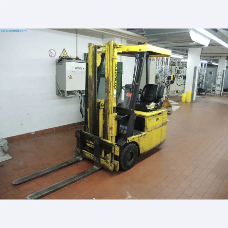 Produktionsmaschinen einer Druckerei-1