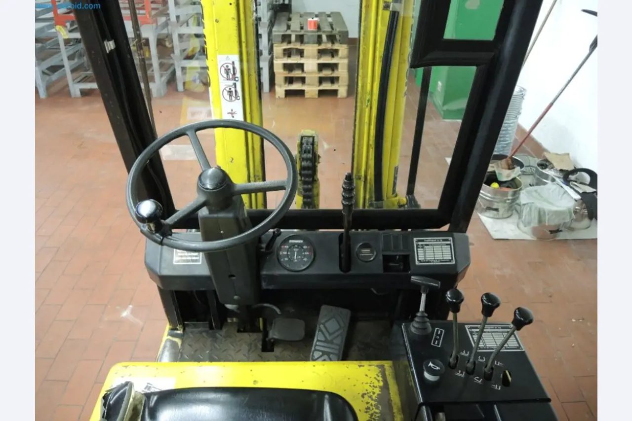 Produktionsmaschinen einer Druckerei-4