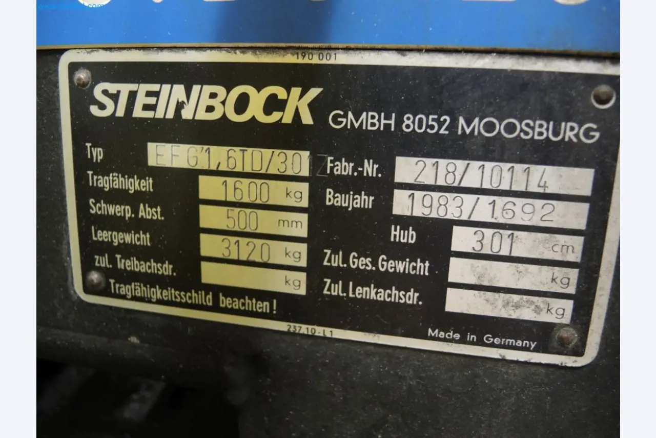 Produktionsmaschinen einer Druckerei-6