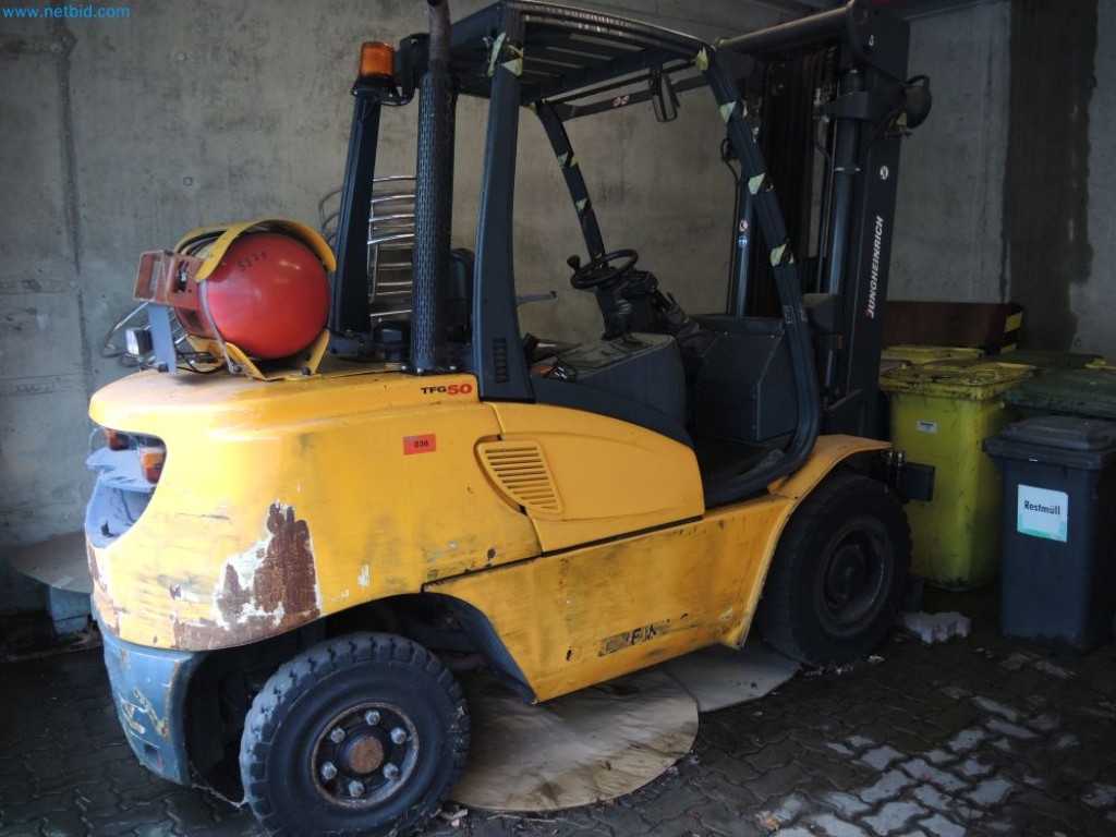 Produktionsmaschinen einer Druckerei-4