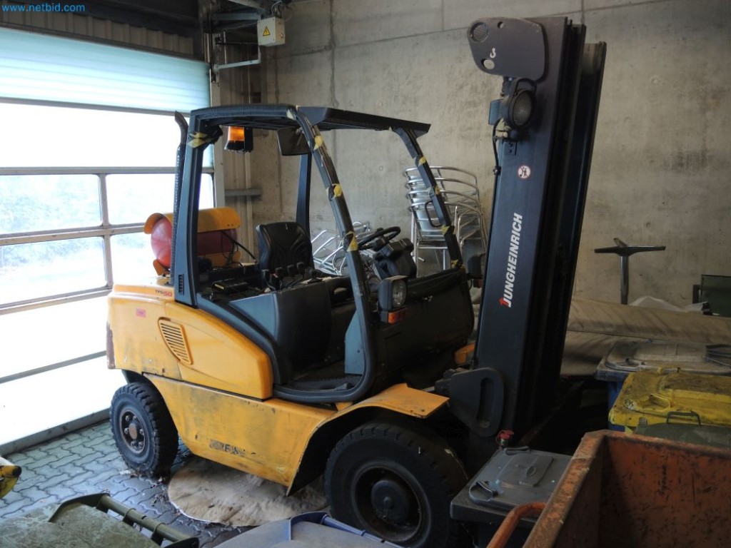 Produktionsmaschinen einer Druckerei-5