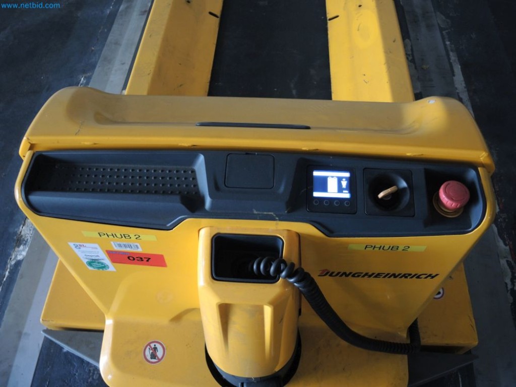 Produktionsmaschinen einer Druckerei-5