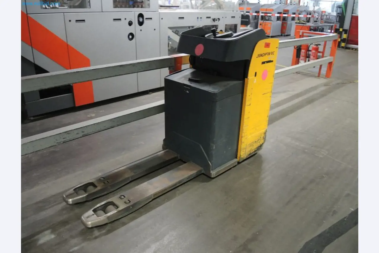 Produktionsmaschinen einer Druckerei-1