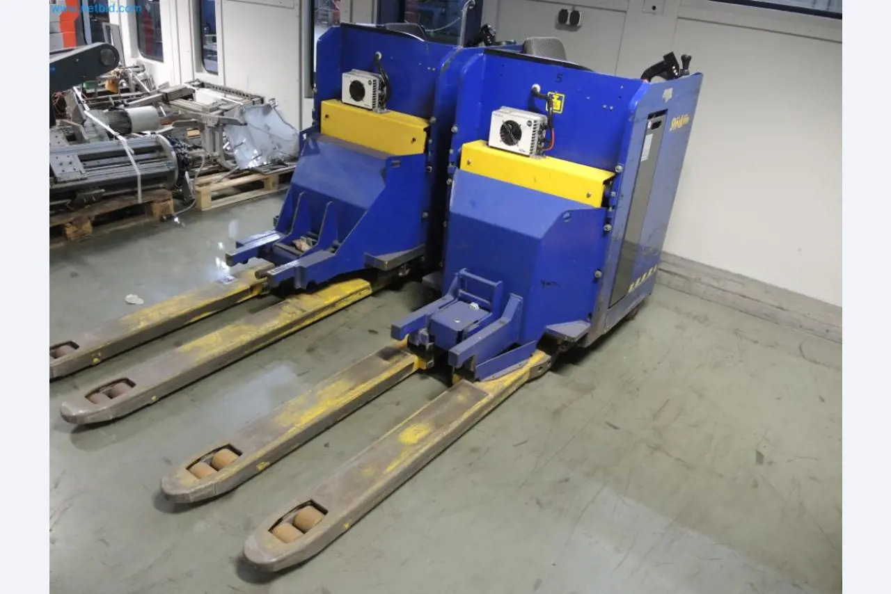 Výrobní stroje tiskařské společnosti-1