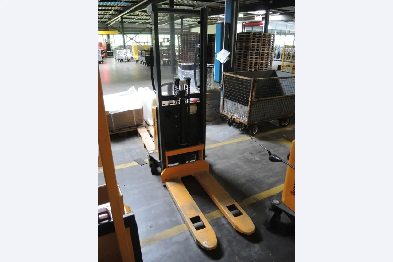 Produktionsmaschinen einer Druckerei-2