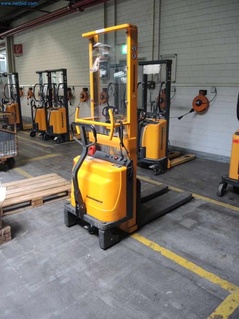 Výrobní stroje tiskařské společnosti-2