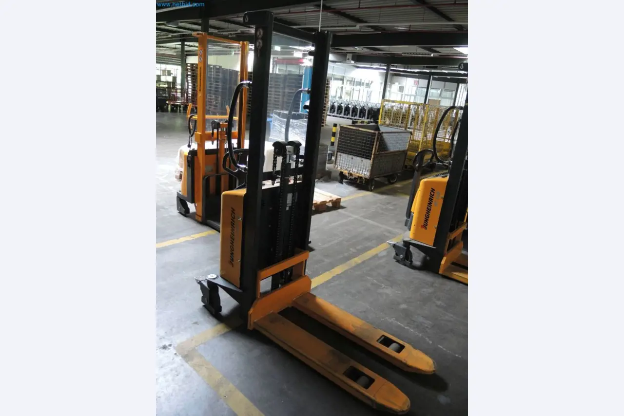 Výrobní stroje tiskařské společnosti-2