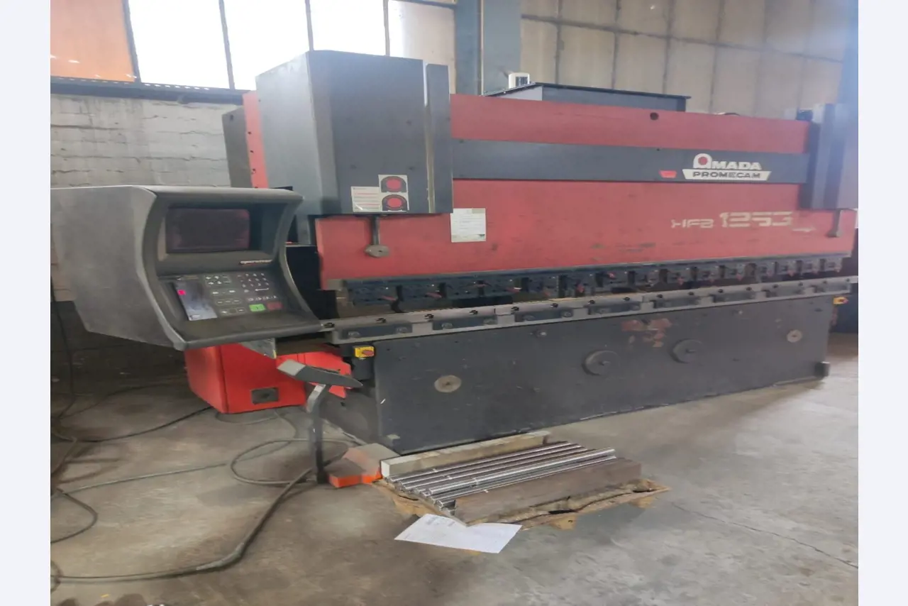 Stroji ter delavniška in pisarniška oprema, ki so na voljo.-10