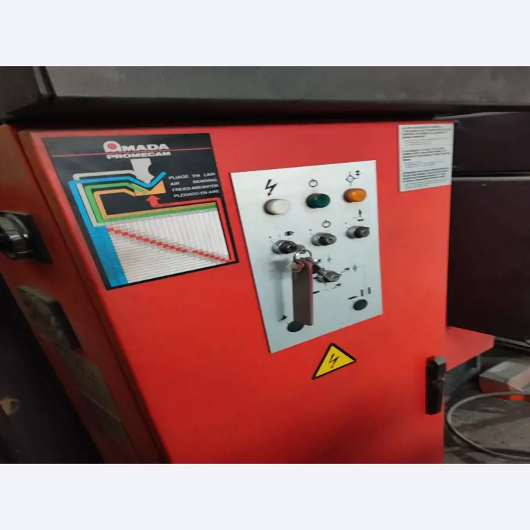 Stroji ter delavniška in pisarniška oprema, ki so na voljo.-11