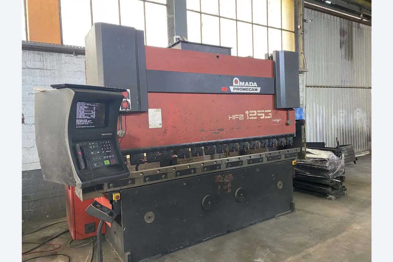 Stroji ter delavniška in pisarniška oprema, ki so na voljo.-18