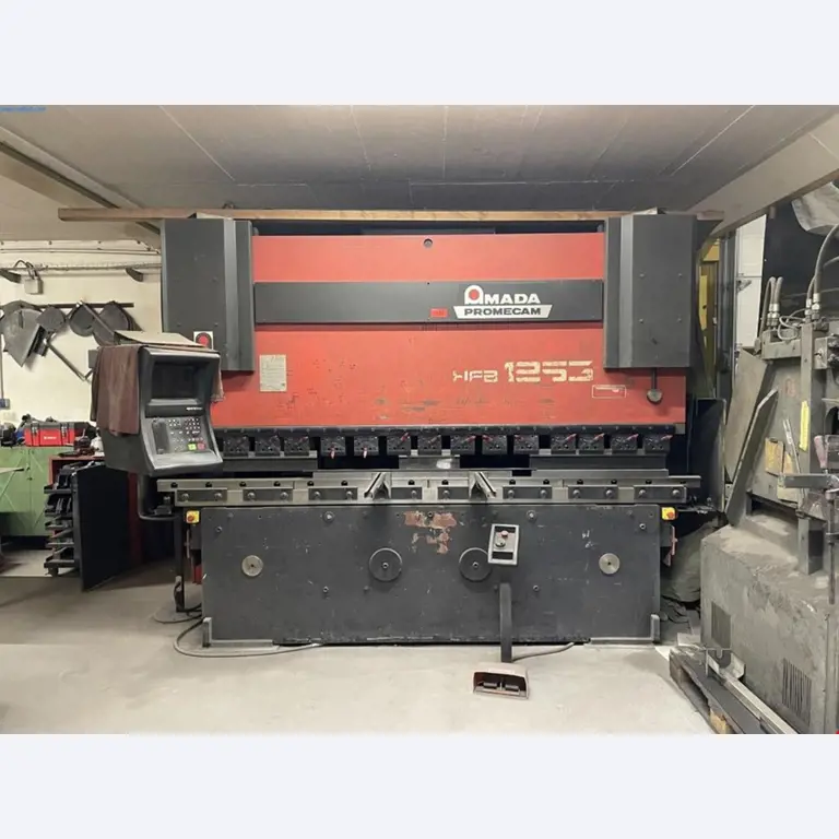 Stroji ter delavniška in pisarniška oprema, ki so na voljo.-23