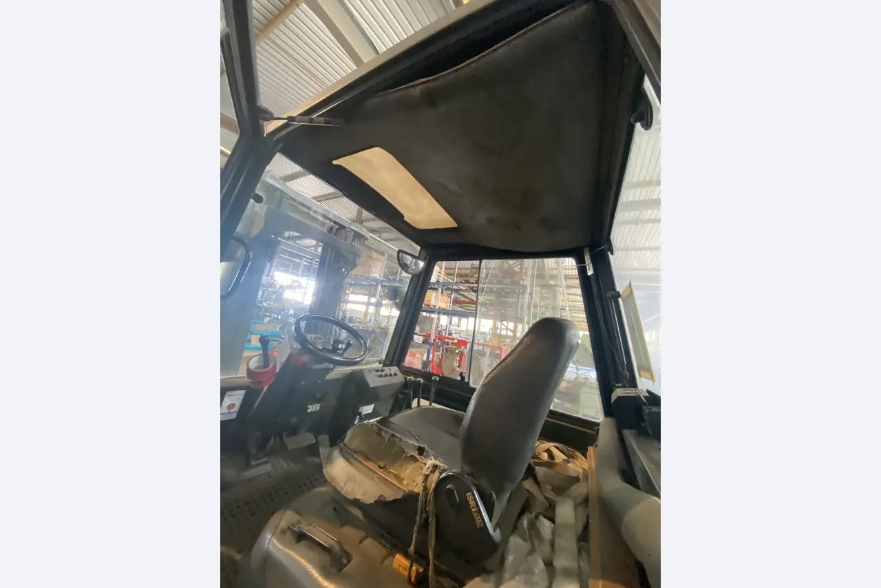 machines et équipements d'atelier et de bureau libérés-12