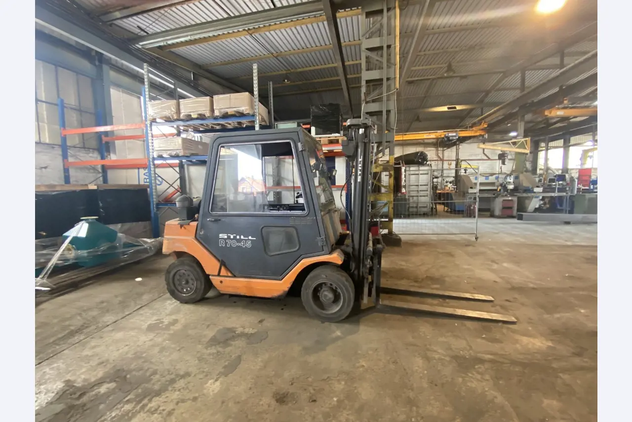 machines et équipements d'atelier et de bureau libérés-2