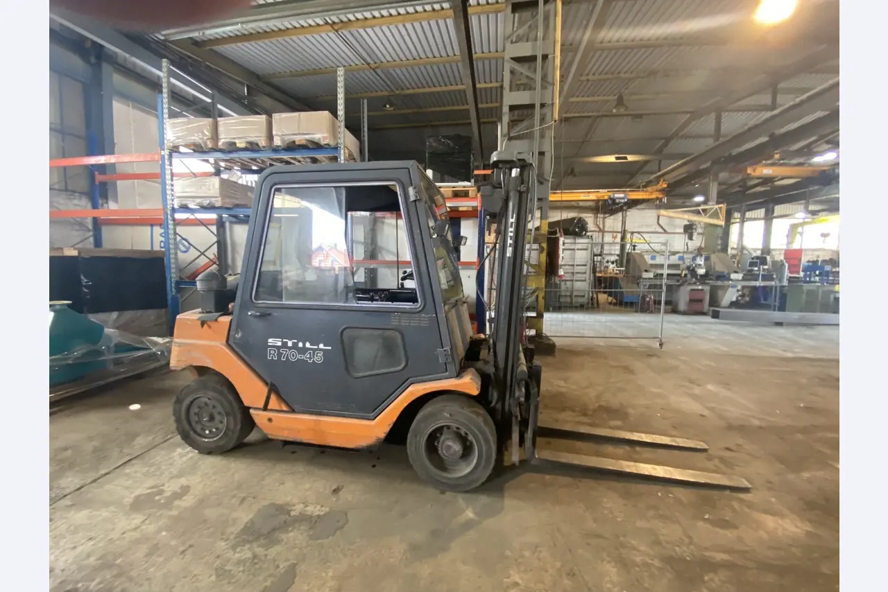 machines et équipements d'atelier et de bureau libérés-1