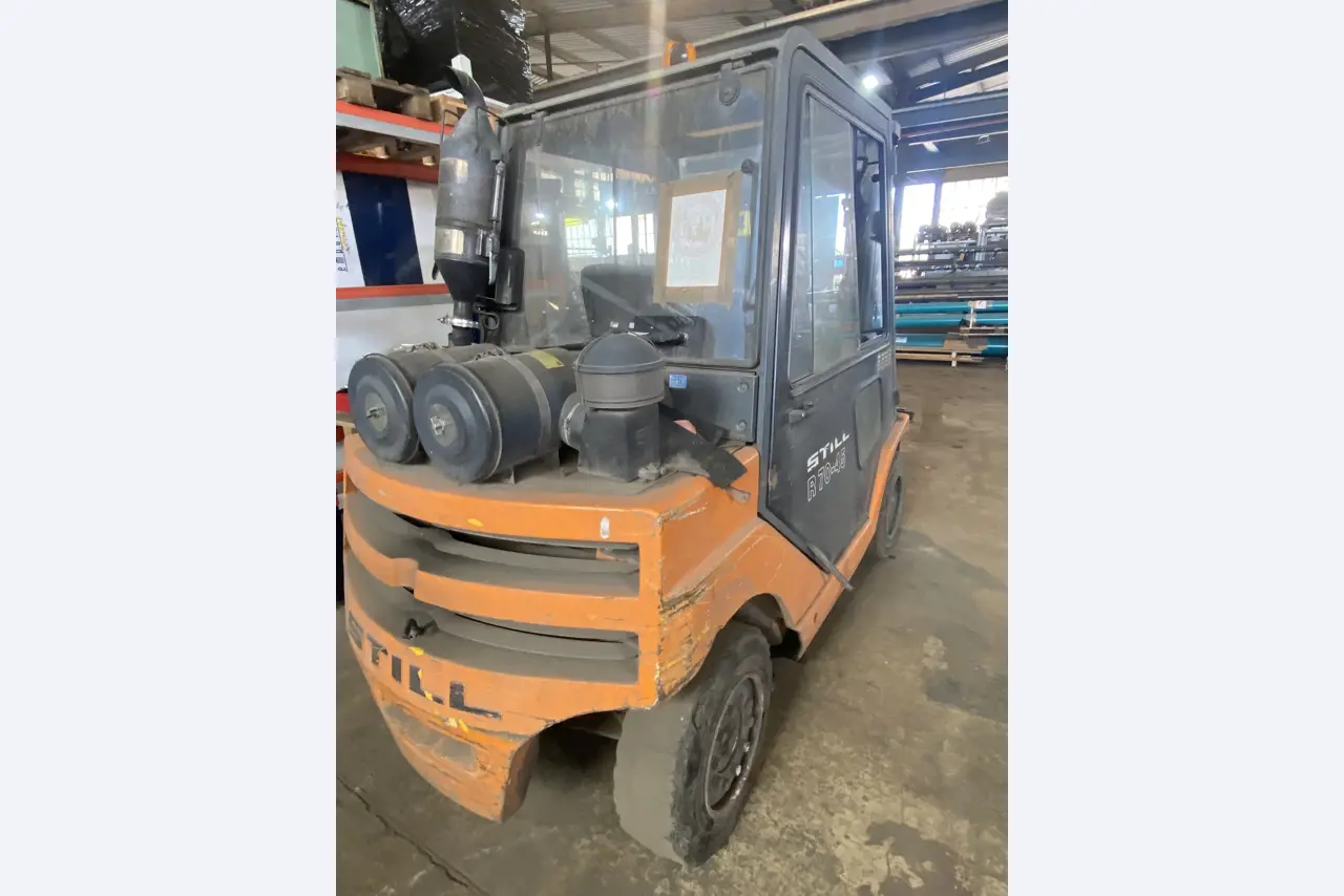 machines et équipements d'atelier et de bureau libérés-3