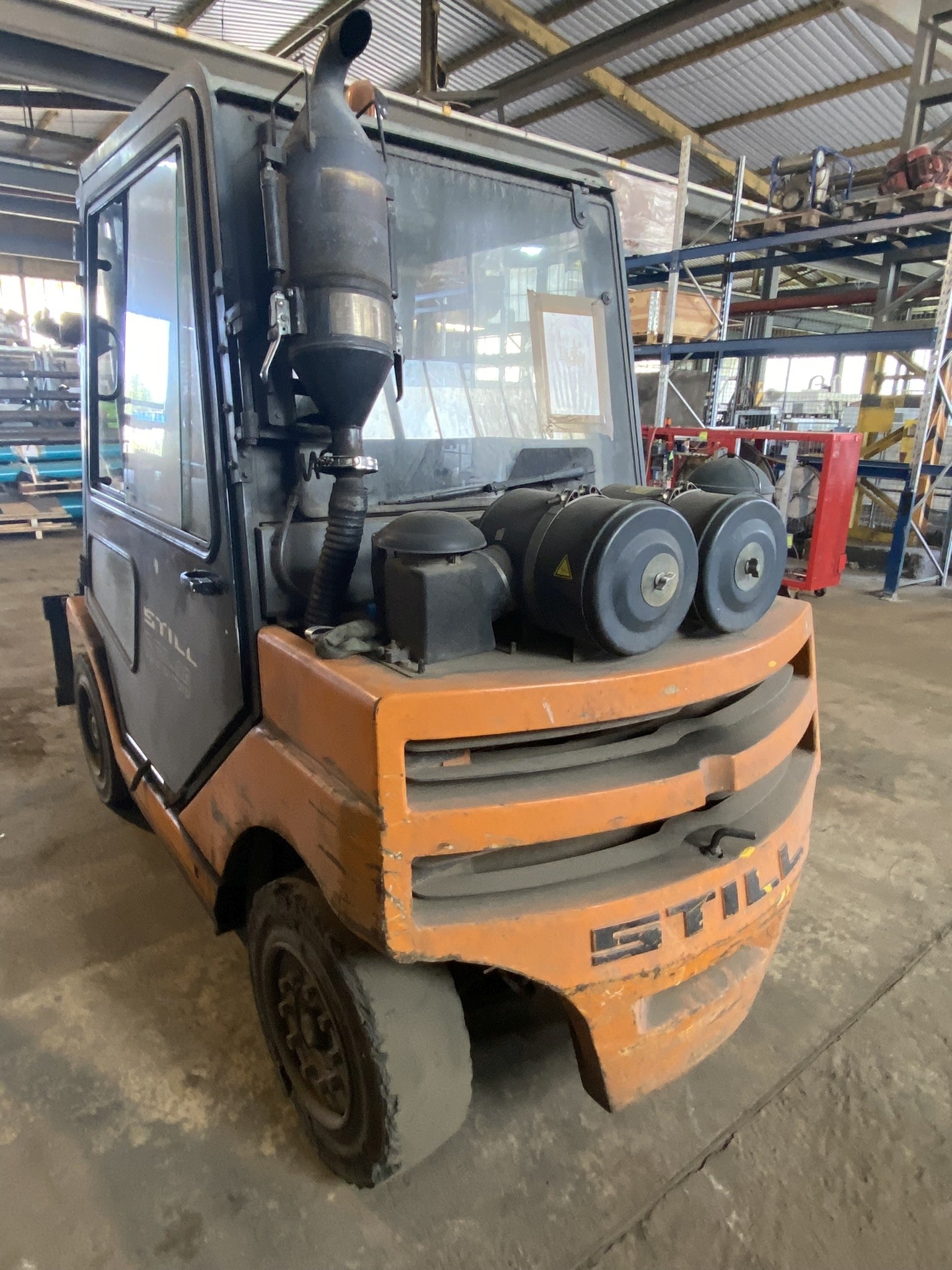 machines et équipements d'atelier et de bureau libérés-4