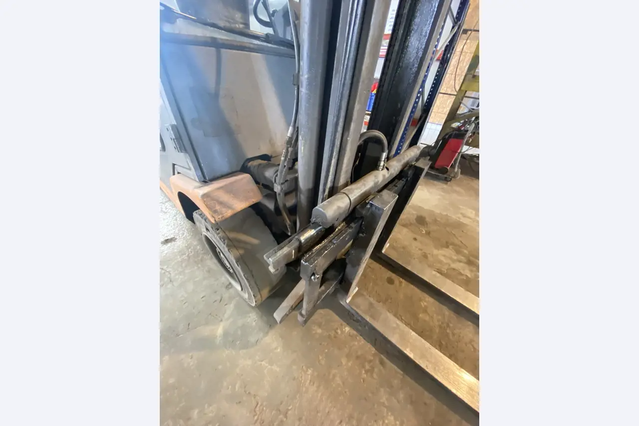 machines et équipements d'atelier et de bureau libérés-7