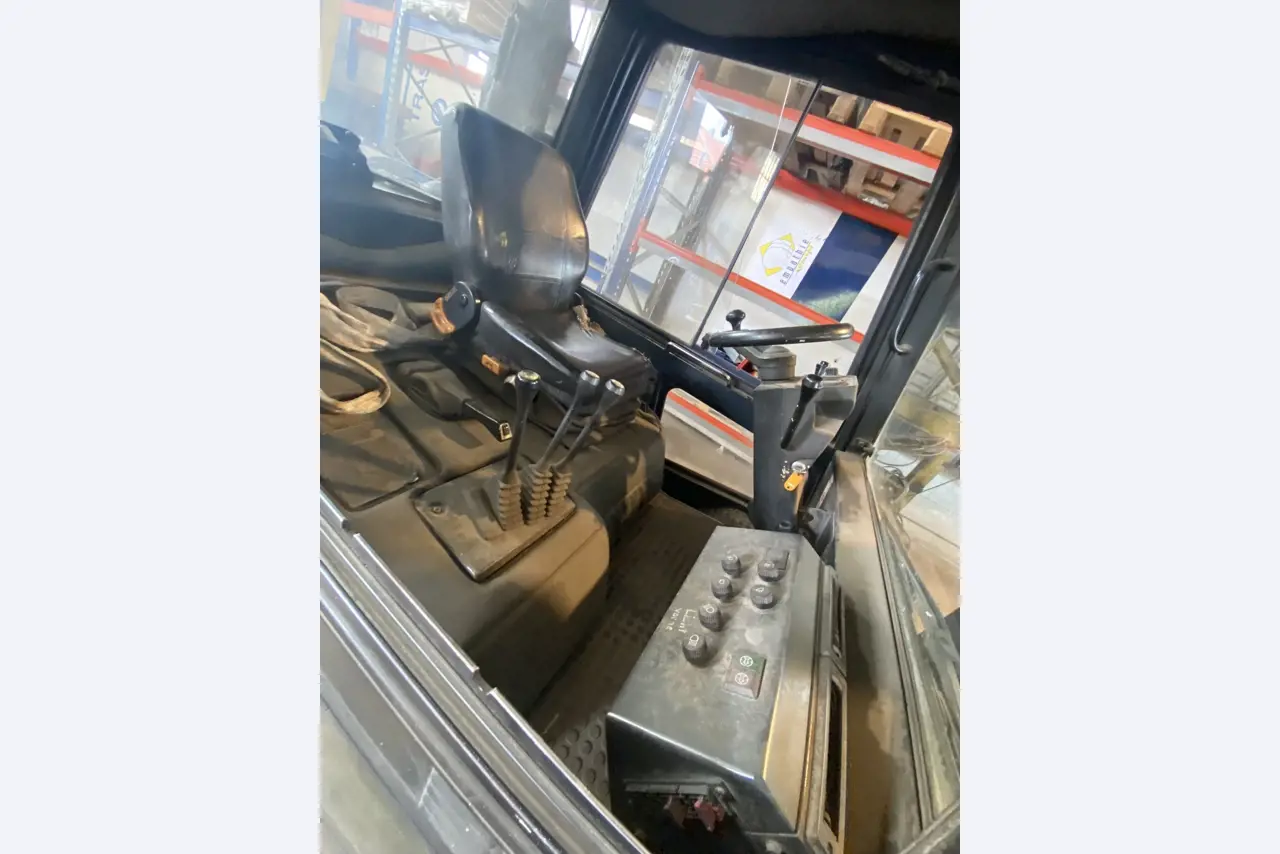 machines et équipements d'atelier et de bureau libérés-8