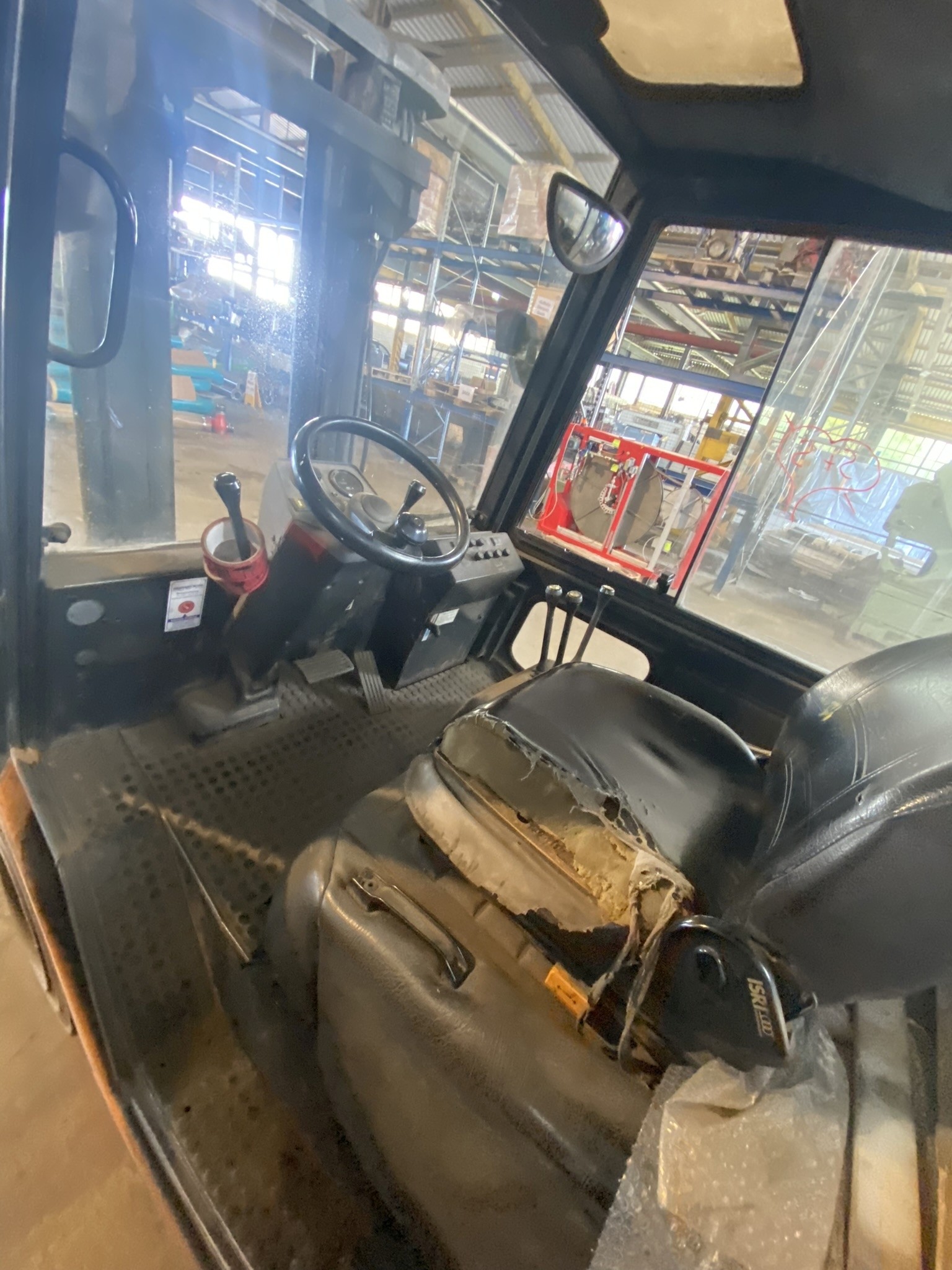 machines et équipements d'atelier et de bureau libérés-9