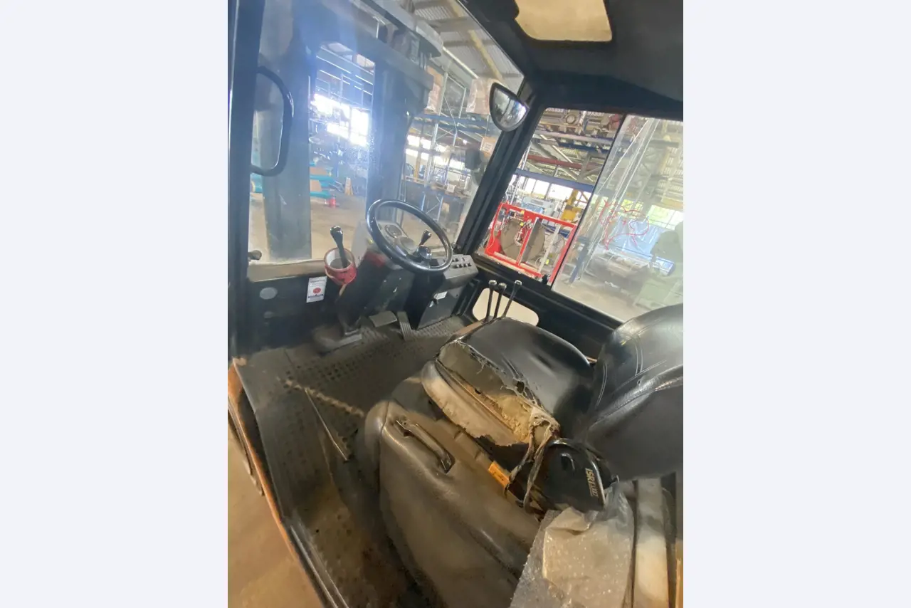 machines et équipements d'atelier et de bureau libérés-9