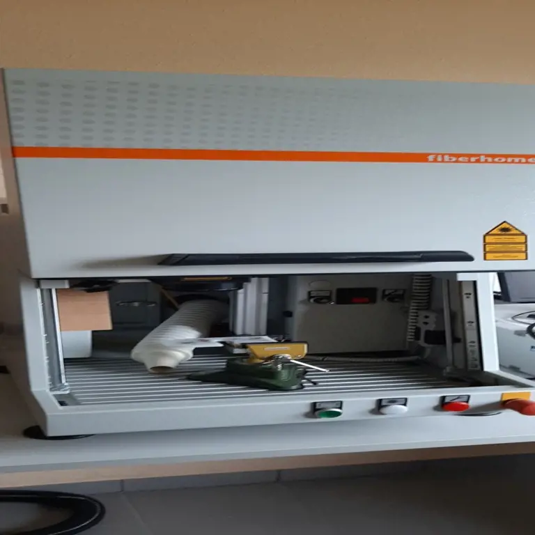 Laser za graviranje s sesanjem FOBA Fiberhome DP20F mit BOFA Ad Oracle