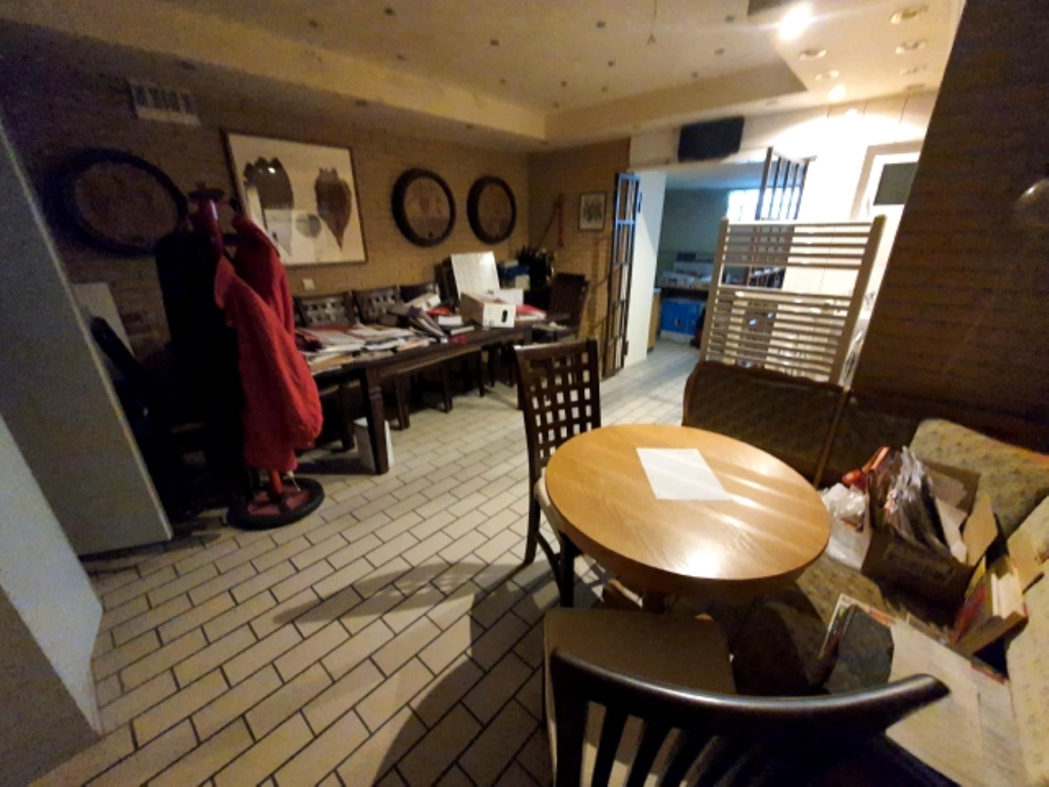 1 item Household effects-2