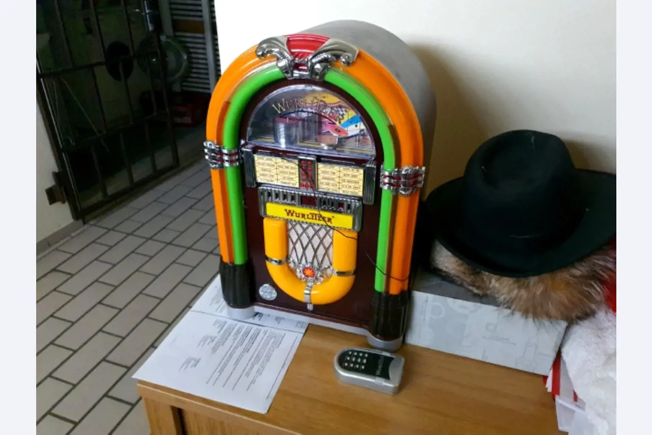 1 item Household effects-4