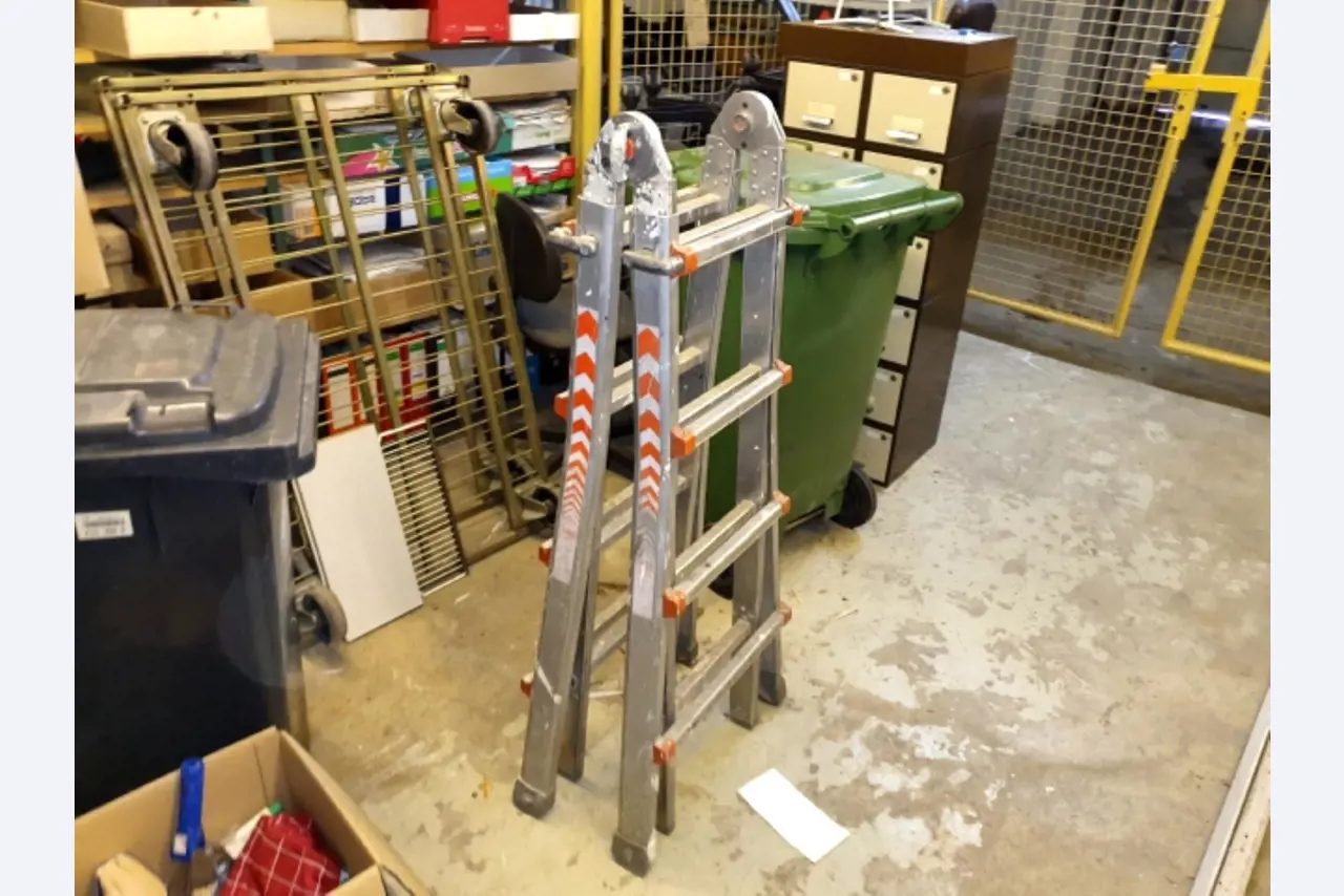 1 item Household effects-7