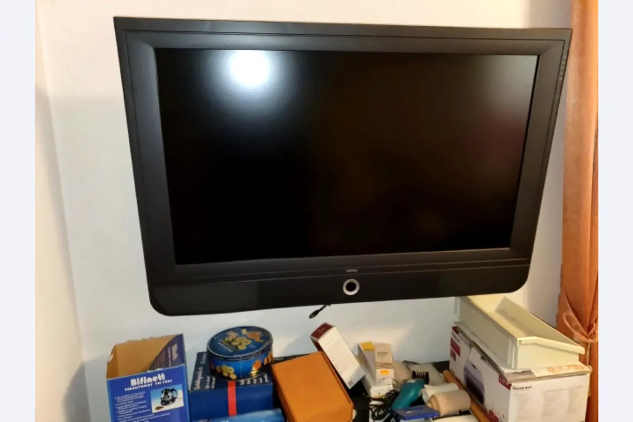 1 item Household effects-8