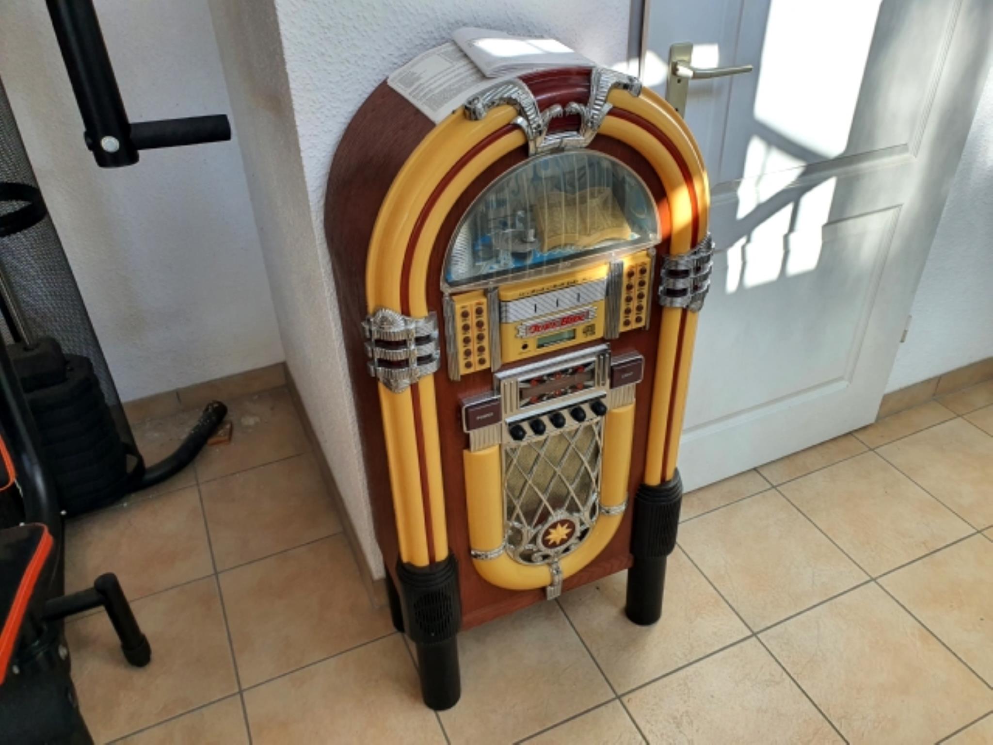 1 item Household effects-1