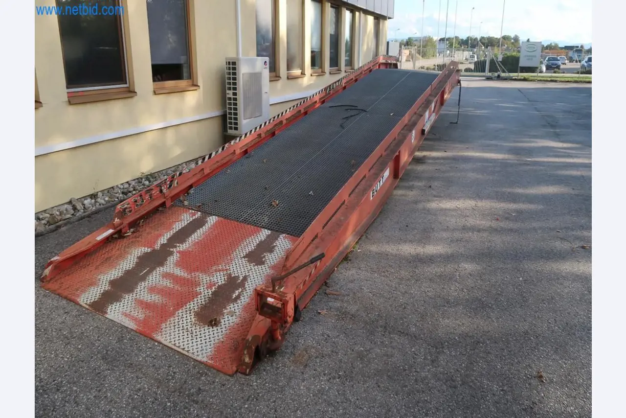Dobrze utrzymane systemy ważenia, napełniania i pakowania, maszyny, sprzęt operacyjny i biurowy.-1
